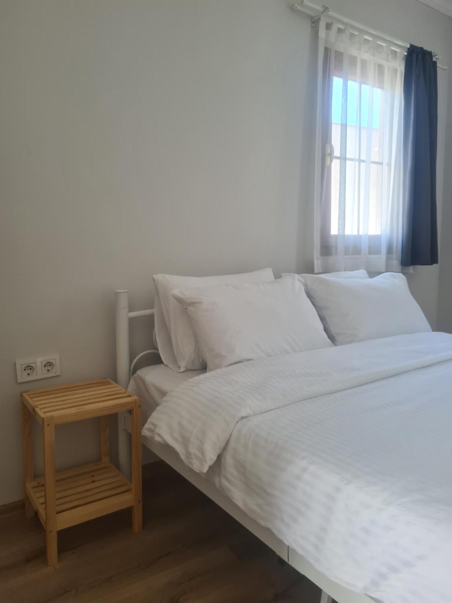 Gazde/Camere de închiriat Lokal