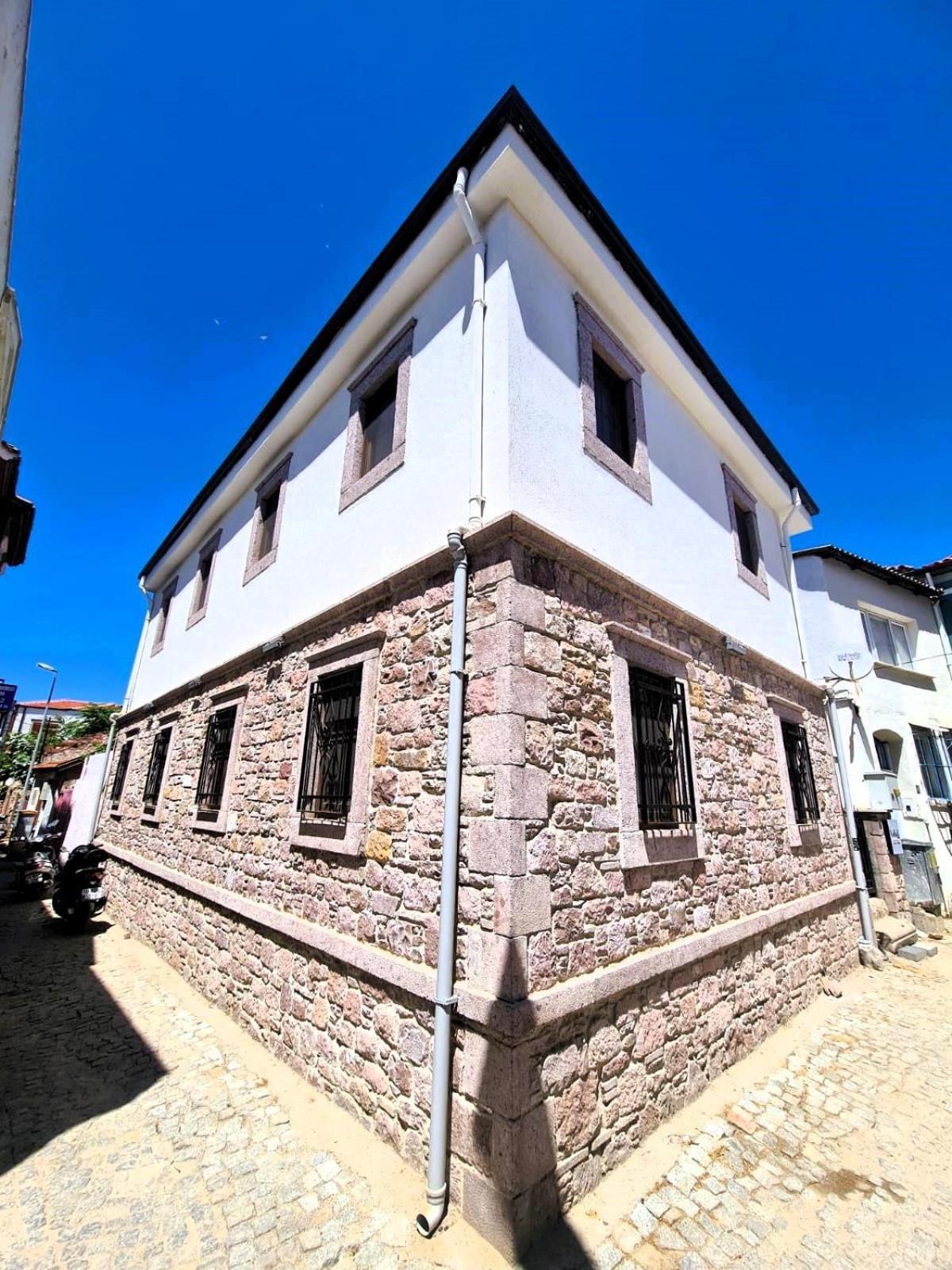 Gazde/Camere de închiriat Lokal