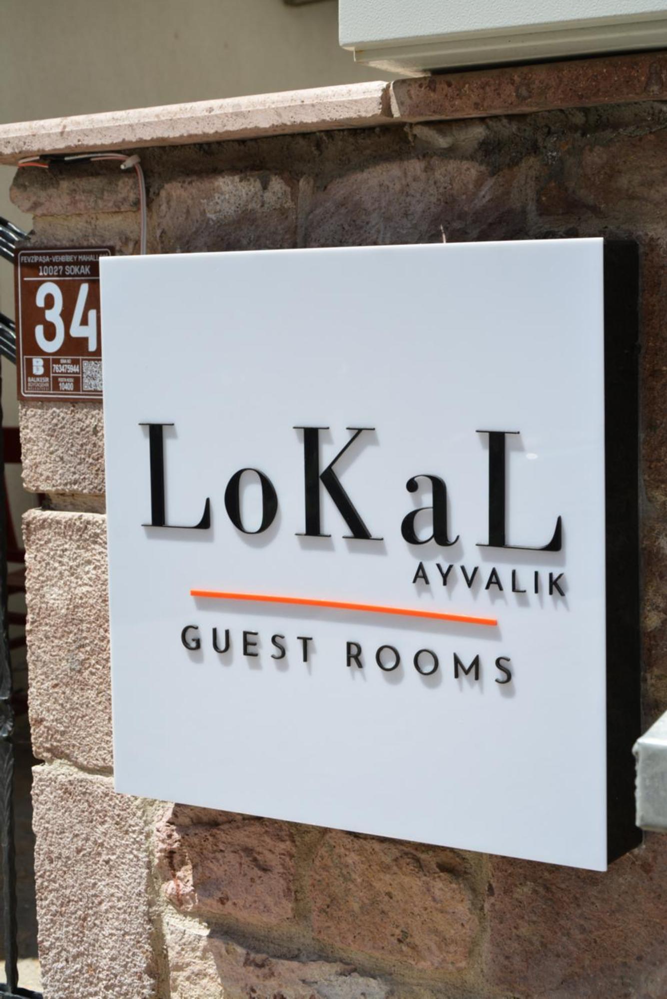 Lokal *